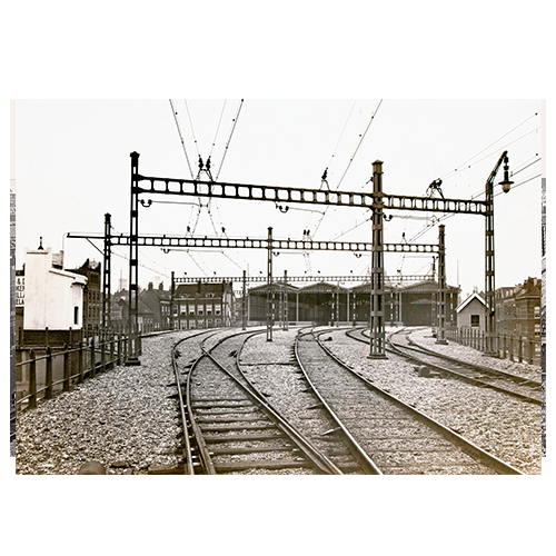 https://issuu.com/wbooks/docs/atlas_elektrische_spoor_lr_bladerpdf?fr=sNWFjMDgzNDM5ODk